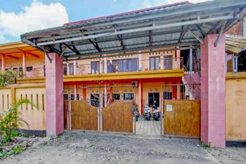 Entrance, OYO Life 92847 Penginapan Muslim Walker in Praya