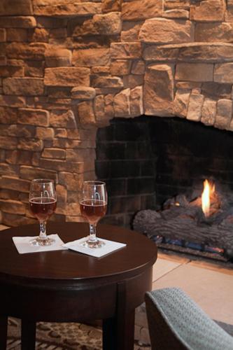 อาหารและเครื่องดื่ม, Golden Apple Inn in บาร์ตเลต (NH)