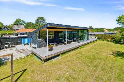 Three-Bedroom Holiday Home  room in A Beautiful Holiday Home With A View Of Ebeltoft Bay And Mols Bjerge