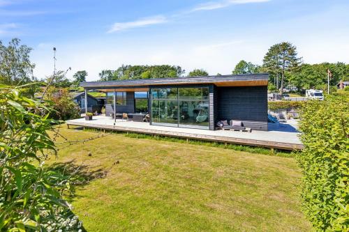 Three-Bedroom Holiday Home  image 4