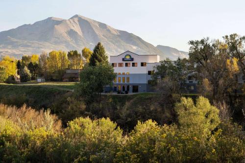 Days Inn by Wyndham Carbondale