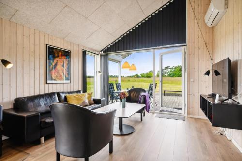 Modern, Bright, Inviting And Very Nice Holiday House By Gjerrild Nordstrand, Грено (фото 2)