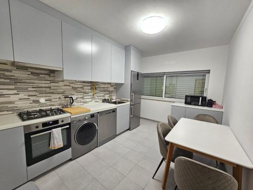 Guimarães City Center by LuxiStay (Guimaraes City Center by LuxiStay) in อูร์เกเซส