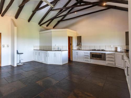 Pub/Lounge, The Tropical Hut in Mtunzini