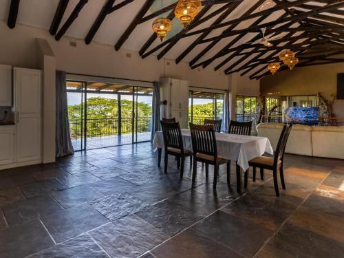 Közös társalgó / TV, The Tropical Hut in Mtunzini