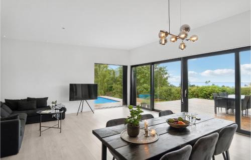  Beautiful Home In Ølsted With Kitchen in Ølsted