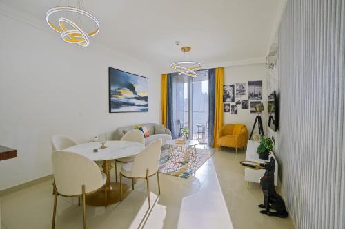 CH Skyline Retreat - Cozy 1BR Apt With Burj Khalifa and Fountain Views, Dubai (photo 4)