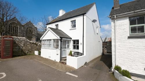 Pippin Cottage - Character Cottage with the spirit of the sea