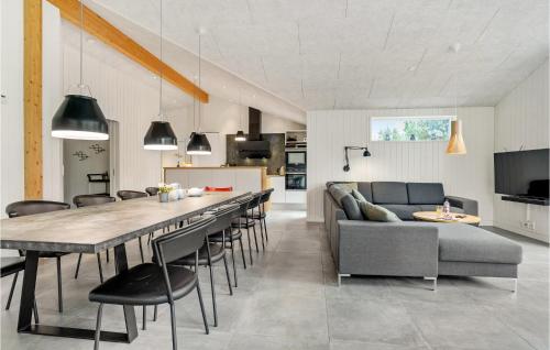  Amazing Home In Blokhus With Sauna in Blokhus