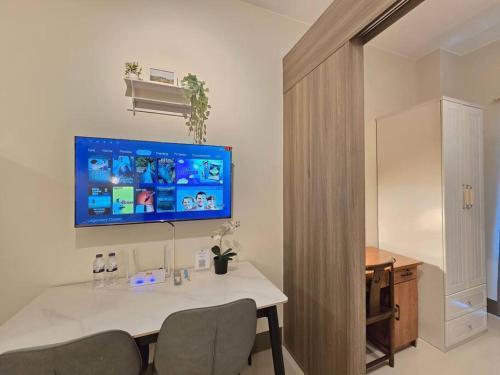 1BR Condotel with Balcony at FAME Residences #FM56, Manila (Foto 5)