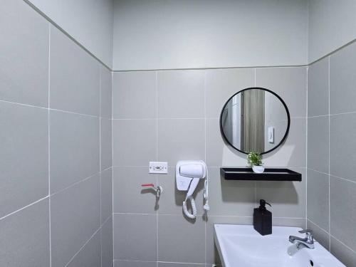 1BR Condotel with Balcony at FAME Residences #FM56, Manila (Foto 7)