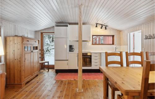 keuken, Stunning Home In Silkeborg With Wifi in Silkeborg