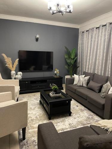 Royal Homes, Arusza
