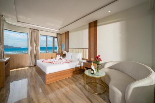 7 Seven Sea Hotel - Tap to explore photos