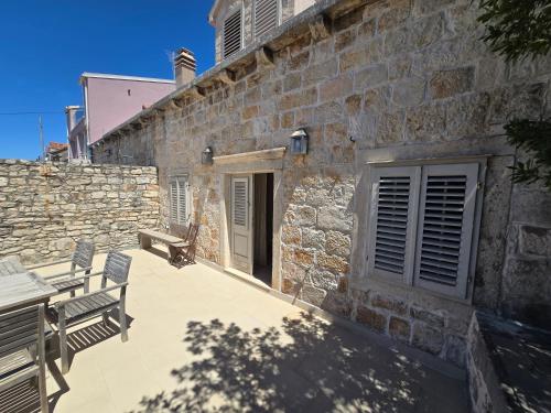 Maison Marmont, Vela Luka