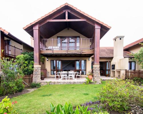 Villa 2 Pezula Golf Estate in สปาร์บอช