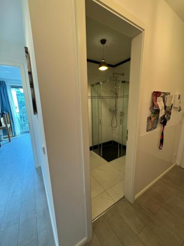 Luxus in Berlin Mitte mit Laptop, großem TV, neuem Bett und privatem Badezimmer, Berlín (foto 9)