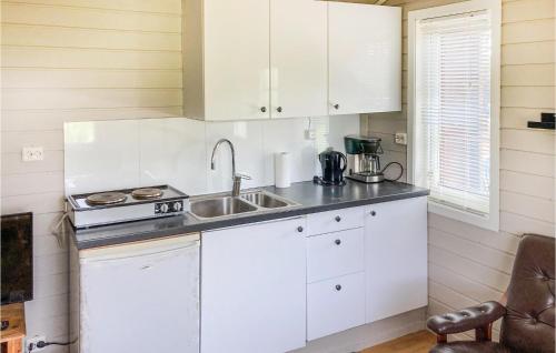 virtuve, Beautiful Home In Kleppe With Wifi in Bore