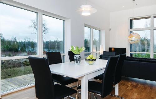 مطبخ, Three-Bedroom Holiday Home Holmsjo With A Fireplace 06 in Holmsjo