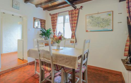 virtuve, Pet Friendly Home In Gueschart With Wifi in Gueschart