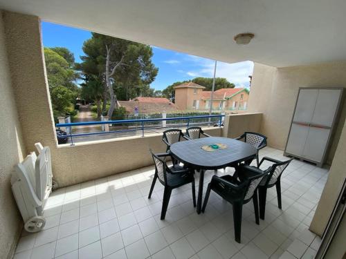 T2 lumineux 4 pers, pisc,plag 2min, park priv,wifi near Chez tata