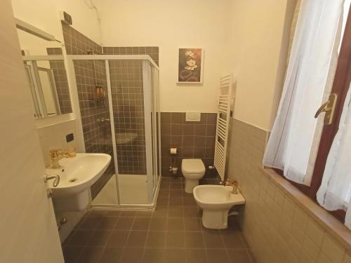 Double Room with Private Bathroom image 10