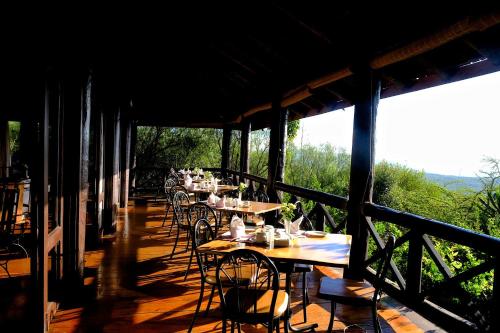 餐廳, Kwezi Cottage at The Great Rift Valley Lodge & Golf Resort Naivasha in 奈瓦沙