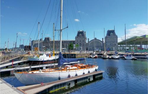 Beach Front Apartment In Oostende - image 5
