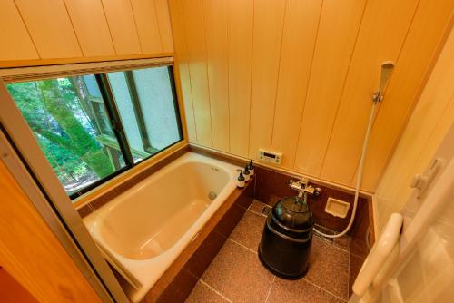 Japanese-Style Twin Room image 2