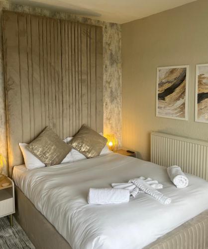 The Commodore Inn - image 11