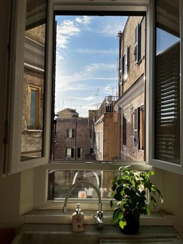 View, The Blue Door in Rome Suburbs