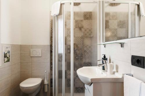 Single Room image 3