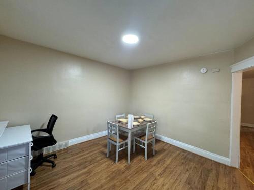 Niagara Falls (NY) Ferry Getaway Home! 2-Star Single Room room