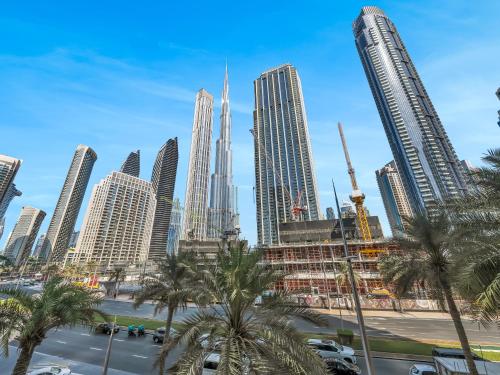 Luxury Downtown Dubai Apartment - 5 Mins Walk to Burj, Opera, Dubai Mall, Sleep 1-10, Dubái (foto 2)