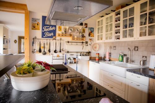 Yello Homes - Gemütliche und luxuriöse Wohnung - mit Sauna, Garten, und Heimkino für 6 Personen, Anger (fotografie 8)
