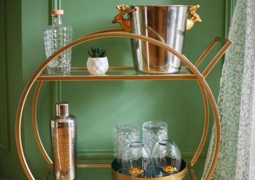 Lovely spacious 2 Bed Flat near Kert