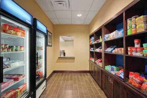 Hampton Inn & Suites Millington - image 8