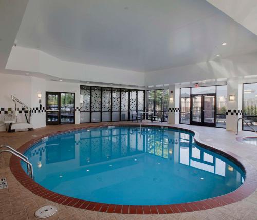 DoubleTree Suites by Hilton Bentonville, Бентонвилл (фото 11)