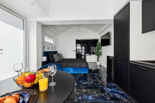 Suite prestige avec jacuzzi in Pontault-Combault