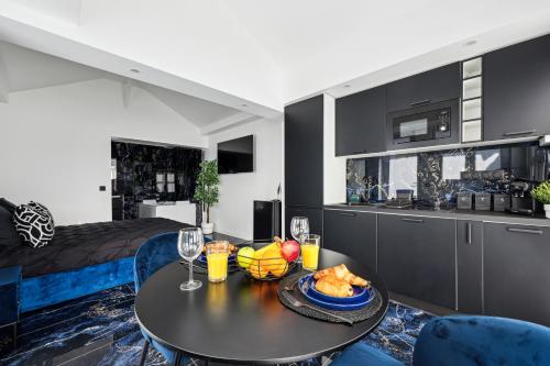 Konyha, Suite prestige avec jacuzzi in Pontault-Combault