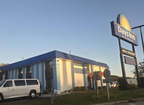 Days Inn by Wyndham Portage - image 8