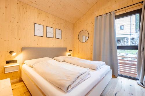 4 bedrooms, 4 beds