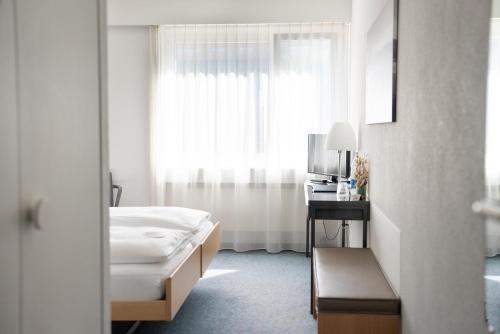 2 twin beds
