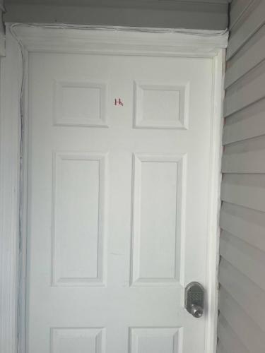 address is 221 STREET, basement studio Queens Village 646-667-6696 in Cedar Manor, USA