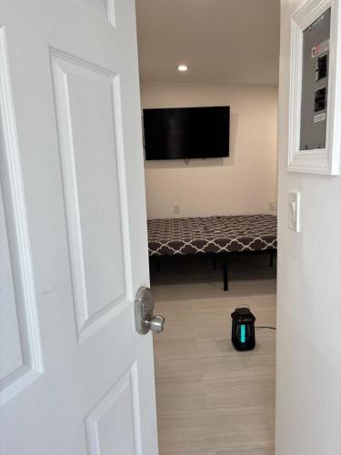 address is 221 STREET, basement studio Queens Village 646-667-6696 in Cedar Manor, USA