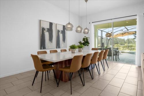 12 Bedrooms- 11,5 Bathrooms- Solterra 6052 Bd in Davenport, USA