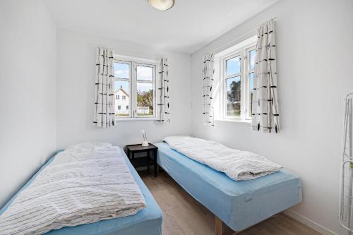 Three-Bedroom Holiday Home  image 7