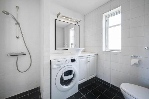 Three-Bedroom Holiday Home  image 6
