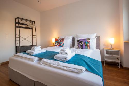 Modern Apartment with Balcony near SBB - Special PRIMERO PICASSO Apartment, Basel, up to 6 guests, Базель (фото 3)