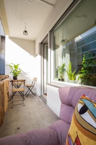 Modern Apartment with Balcony near SBB - Special PRIMERO PICASSO Apartment, Basel, up to 6 guests, Базель (фото 8)